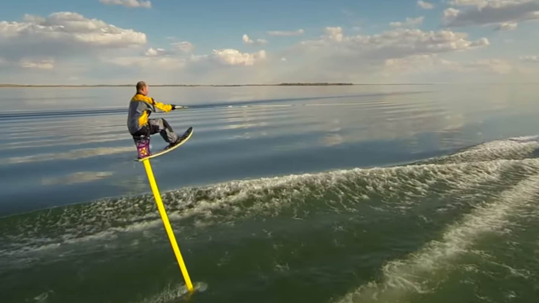 Vidéo d'un hydrofoil de 10 pieds au Lake Newell par Ice Breaker