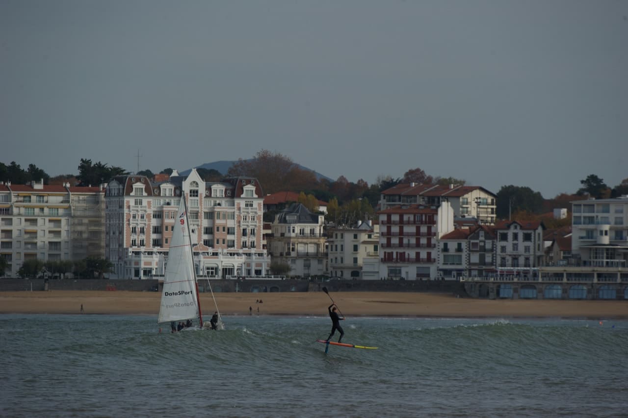 Session d’hiver, stand up paddle hydro foil avec Ludovic Dulou