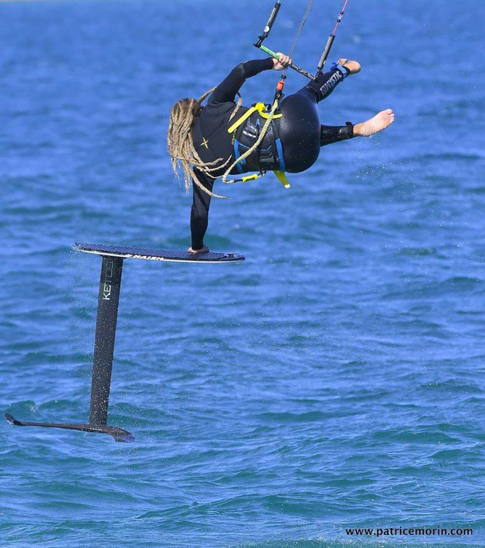 Portrait et vidéo de Niko Blank, un kite foiler de Calédonie