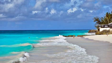 Les plages de la Barbade, une destination pour le foil