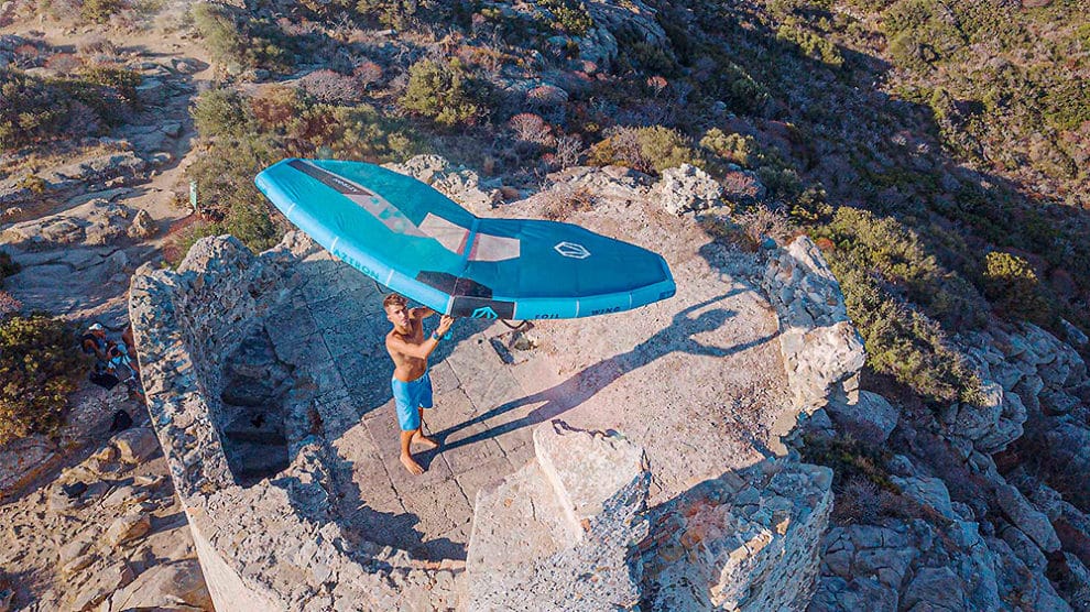 Wing foil Aztron 5.0 sur Foil Magazine.com