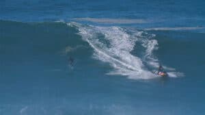Kai Lenny en surf foil à Nazaré
