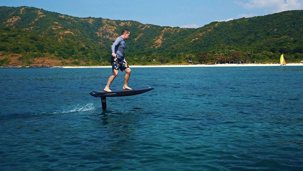 L'Hybridboard de Scubajet combine e-Foil et e-Surf