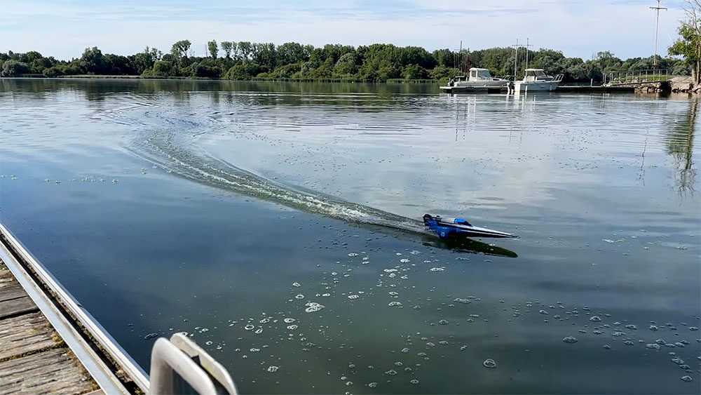 Test bateau électrique sur foil E1 Racebird radiocommandé !