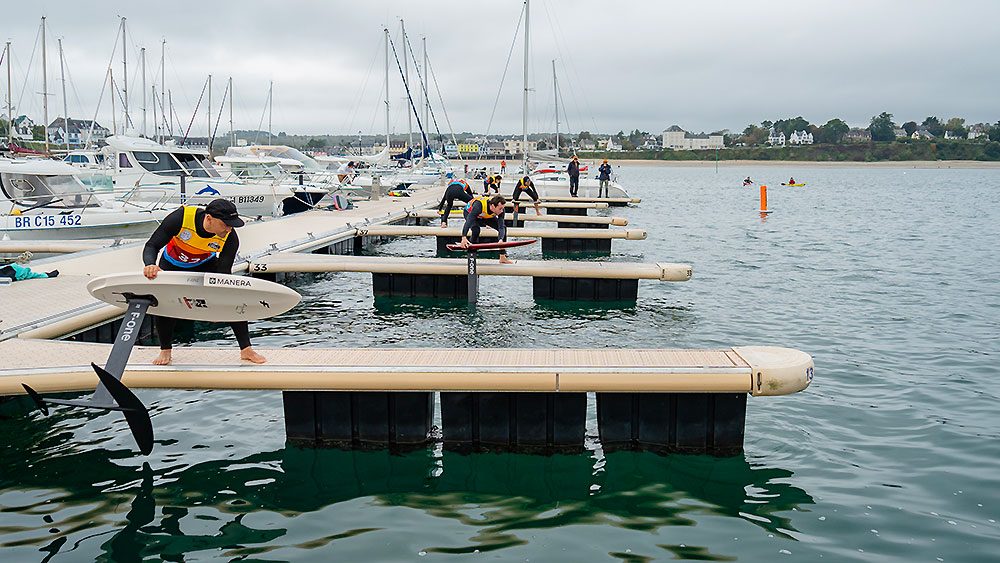 Première mondial, une course de pumping foil !