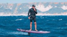 Tom Auber accompli 212 km en SUP foil sur la Manche