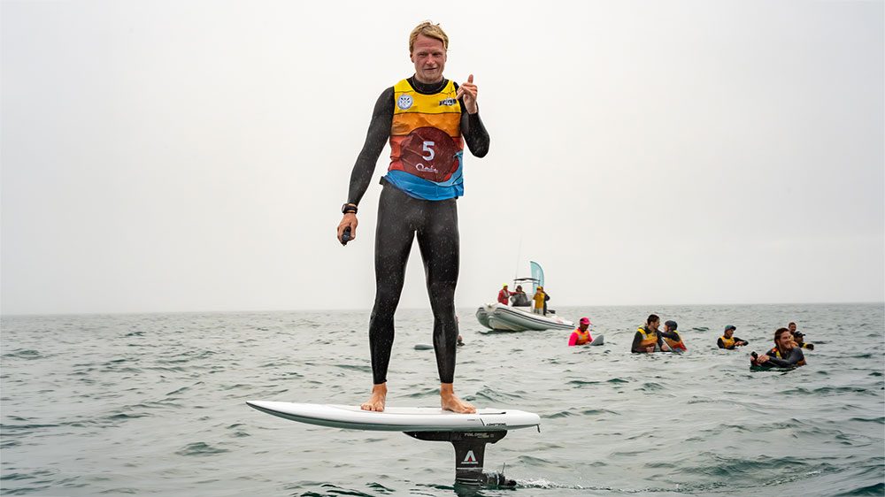 Luke Atkinson et Holly Pye s’imposent sur la Foil Drive Downwinder au Crozon Foil Festival 2026