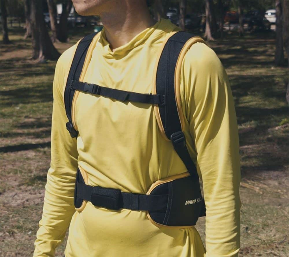 Manta Backpack le foil assist passe de la planche au dos du rider